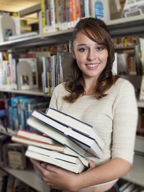 GIR girl w multiple books.png