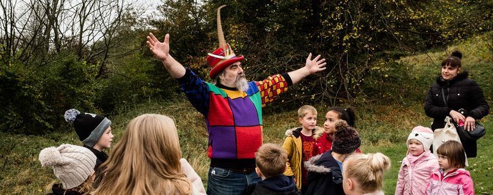 Alan Barrett storyteller at Bear Hunt event