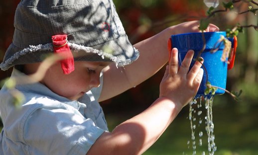 RS11296_child-392971_1280