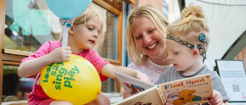 RS3765_201 First Words Together Summer Party - Lakeside Centre