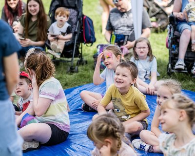 RS8322_NationalLiteracyTrust,TalesinthePark,Tunstall,July2024-JennyHarper-26 (2)