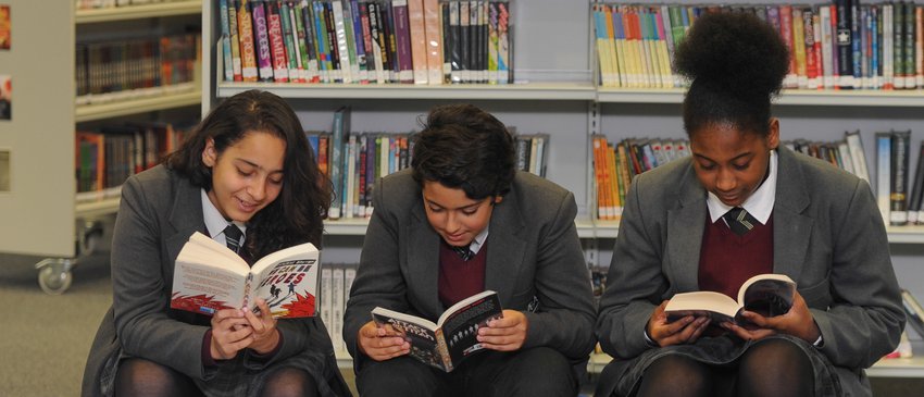 Readers in library3.jpg