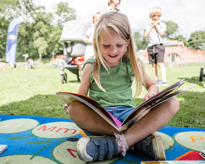 RS8176_NationalLiteracyTrust,TalesinthePark,HanleyPark-JennyHarper-115 (1)