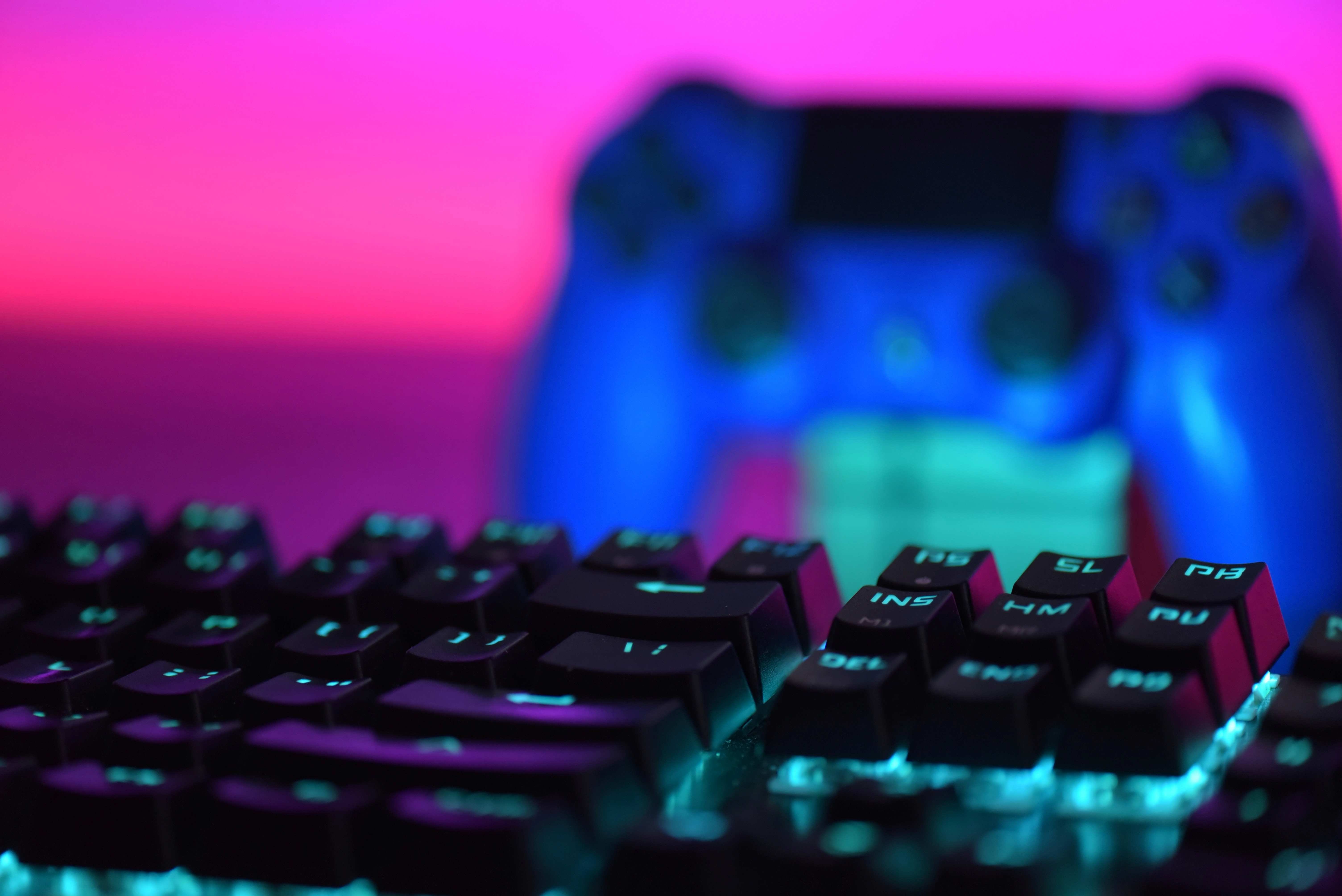 Video games and the future of literacy_console and keyboard brian-j-tromp-Y50rsCtcS_8-unsplash