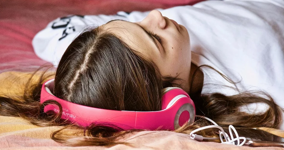 We release research review on the benefits of audiobooks on literacy | National Literacy Trust